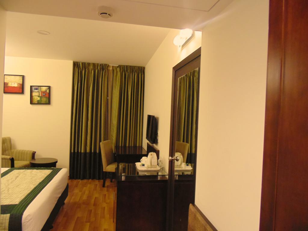 Rosemallow Hotel New Delhi Exterior photo